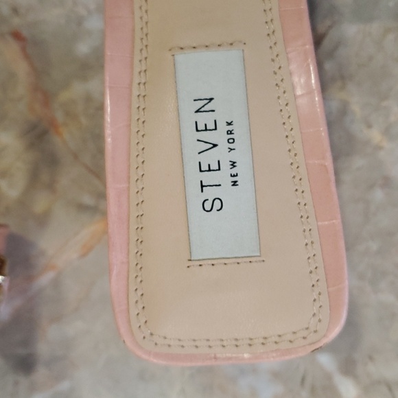 Steven by Steve madden open toe pink  croc embossed leather sandals size 9.5 - Picture 6 of 12